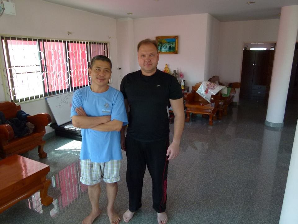Deivis Petrušis su tailandietiško masažo mokytoju Tailande